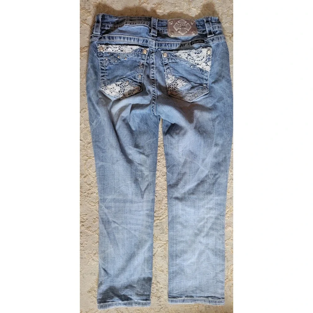 Miss Me Curvy Crop Jeans 27 Medium Wash Lace Rhinestone‎ Embellished Mid Rise